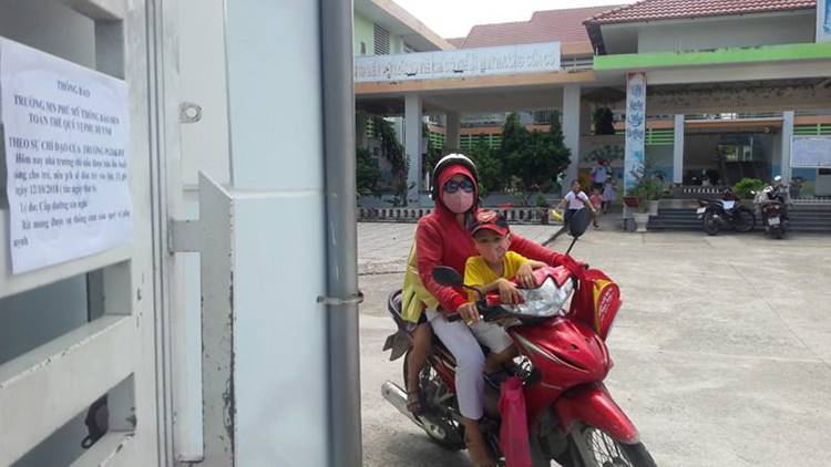 Tố trường cho trẻ mầm non ăn gạo mốc, đầu cá: Phụ huynh bức xúc trước thông báo bất ngờ-2