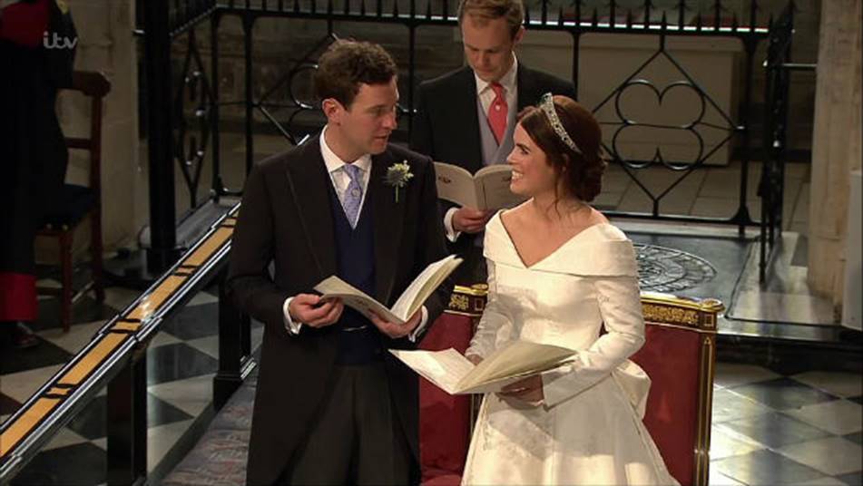 Công nương Kate Middleton và Meghan Markle mặc đồ đối lập trong đám cưới Công chúa Eugenie-3