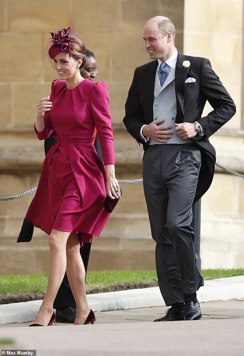Công nương Kate Middleton và Meghan Markle mặc đồ đối lập trong đám cưới Công chúa Eugenie-4