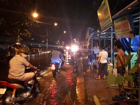 9X bị truy sát đến chết ở Sài Gòn chăm ngoan, nuôi cả gia đình nghèo-4