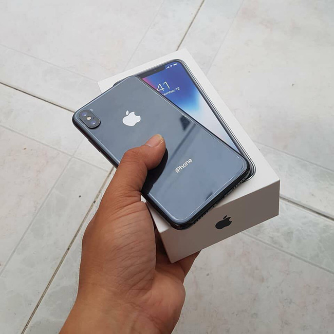 Bốc họ 20 triệu mua Iphone X tặng người yêu, ai ngờ chàng trai vừa vỡ nợ vừa bị đá không thương tiếc-1