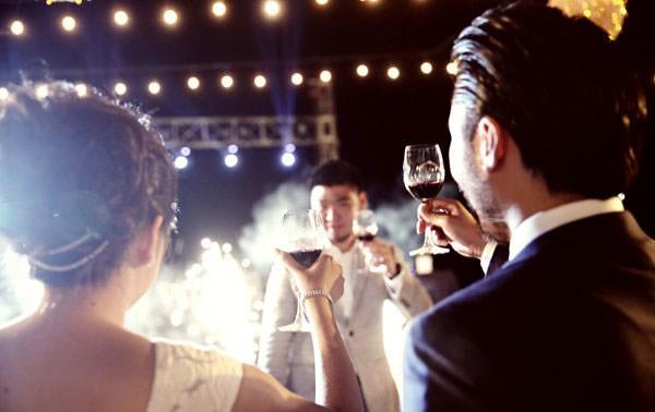 Bên nhau 10 năm không hẹn cưới, anh chàng nhói lòng nhìn bạn gái lên xe hoa với người khác-1