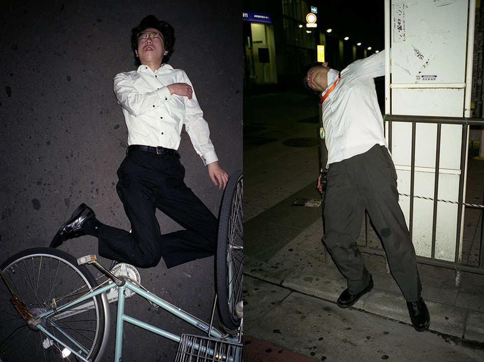 Bị công việc ám sát - người Nhật ngủ màn trời chiếu đất sau giờ làm-1