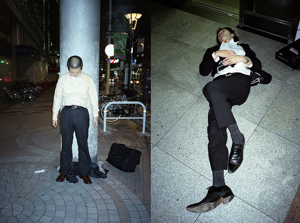 Bị công việc ám sát - người Nhật ngủ màn trời chiếu đất sau giờ làm-9