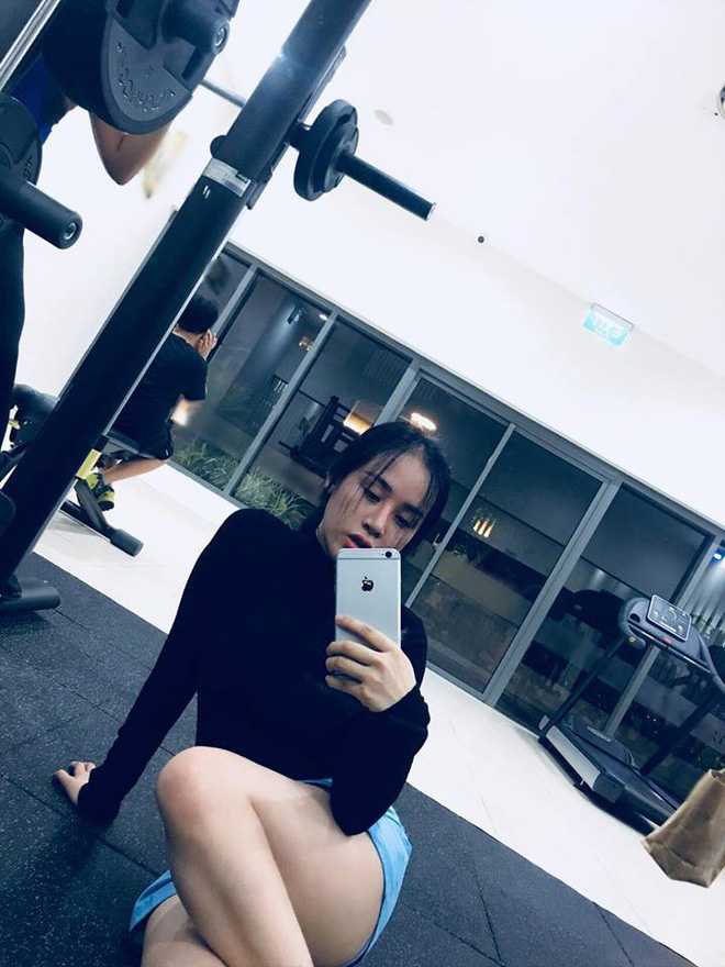 Sau 5 năm ngoan hiền, Bà Tưng bất ngờ sexy trở lại-11