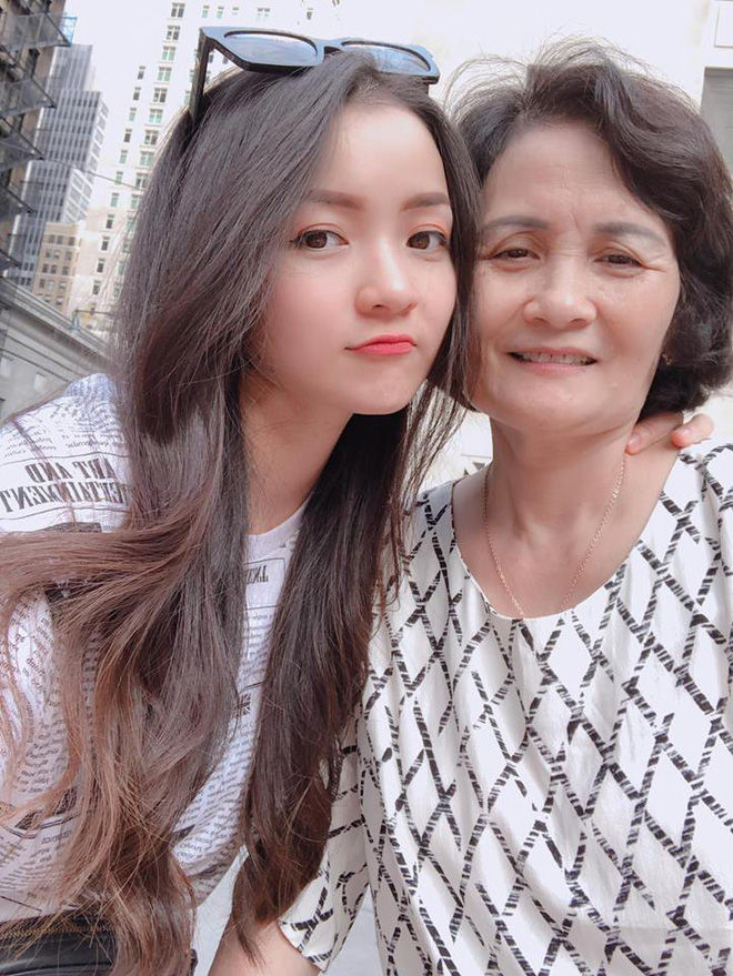 Thủy Top chia sẻ ảnh mẹ ruột giàu có, danh giá và câu nói khiến tim cô thắt lại-6