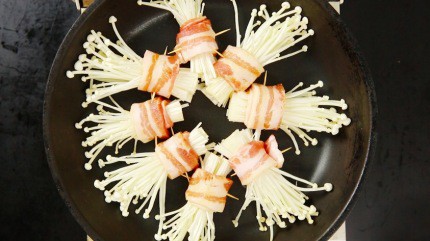 Ba chỉ cuốn nấm là món quá bình thường, phải thêm một bước này mới đặc biệt ngon!-5