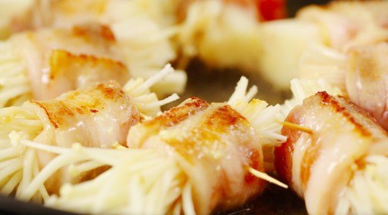 Ba chỉ cuốn nấm là món quá bình thường, phải thêm một bước này mới đặc biệt ngon!-6