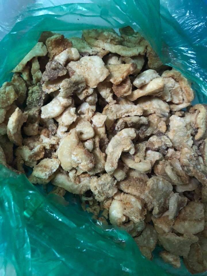 Chàng trai khoe món tóp mỡ tuổi thơ thần thánh, cả nghìn người vào xin miếng vì quá thèm-1