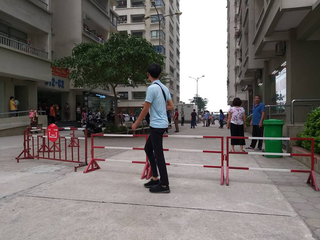 Người phụ nữ bị bắn 2 phát súng nghi do mâu thuẫn vợ chồng tại chung cư-4