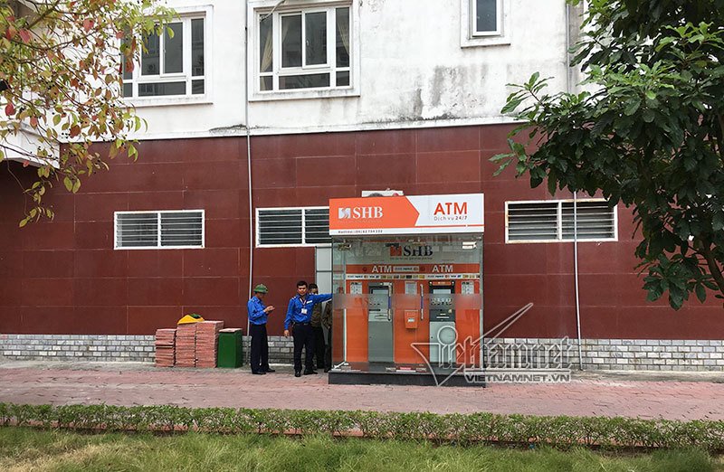 ATM bị gài 10 quả mìn, sơ tán khẩn gần 1.000 công nhân-4