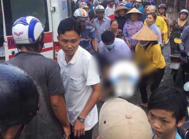 Thương tâm nhóm học sinh bị dây điện rớt trúng khi sét đánh, 2 em chết, 4 em bị thương ngay trước cổng trường-2