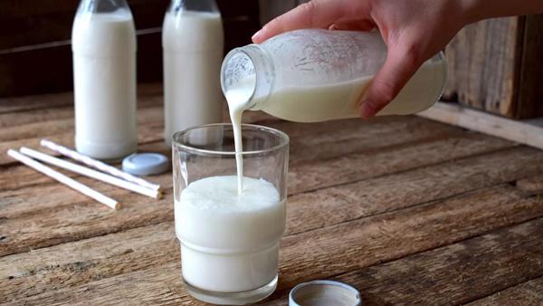 Nếu biết sữa thừa có nhiều công dụng thế này bạn sẽ ước chưa từng đổ chúng đi-4
