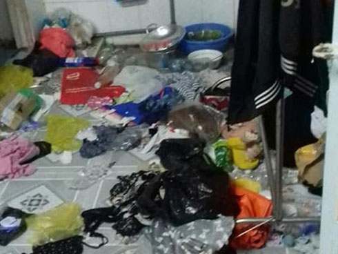 Phòng ký túc 4 năm của nam sinh khiến nhiều người toát mồ hôi khi mở cửa bước vào-6