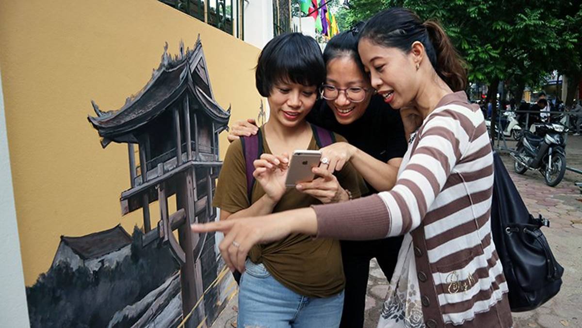 Bất ngờ với tường bao nhà trường thu hút check in-3