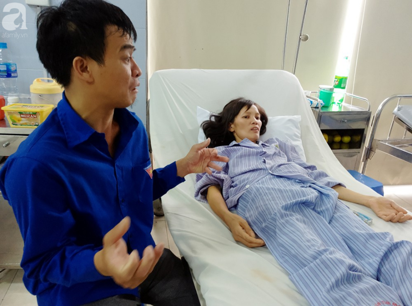 Nam Định: Chàng trai trẻ tàn tật khóc tuyệt vọng khi vợ hơn gần 10 tuổi lên cơn đau tim mà không tiền chạy chữa-1
