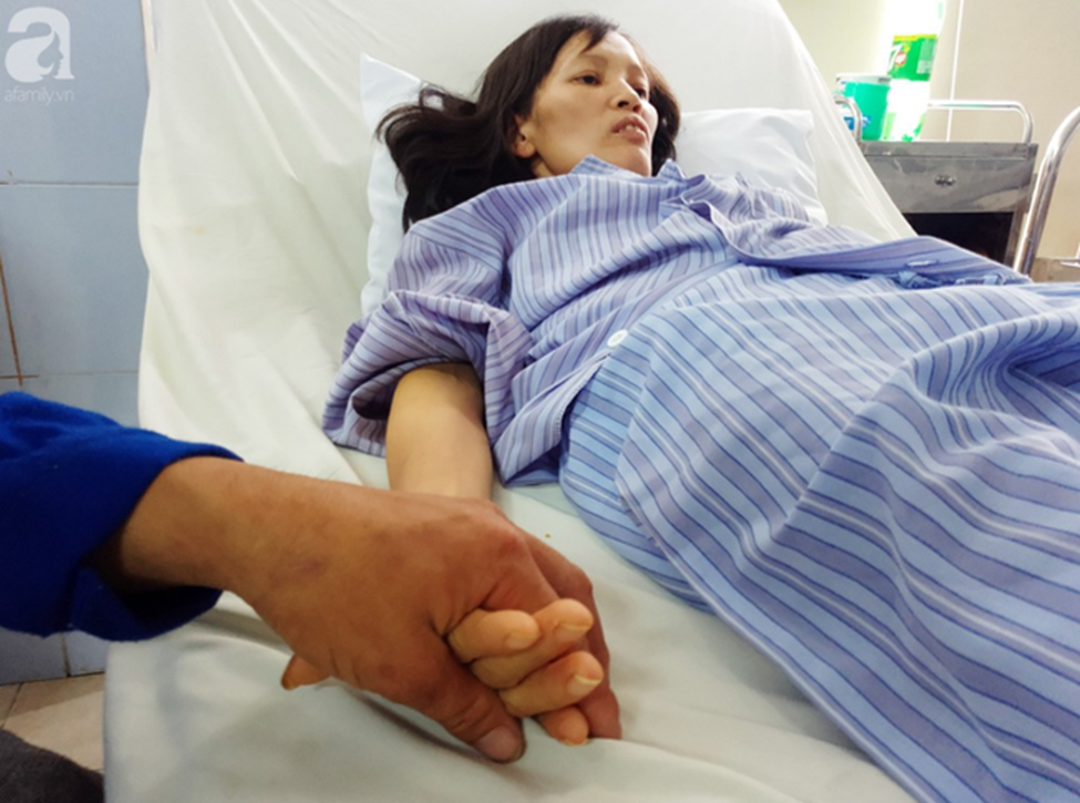 Nam Định: Chàng trai trẻ tàn tật khóc tuyệt vọng khi vợ hơn gần 10 tuổi lên cơn đau tim mà không tiền chạy chữa-4