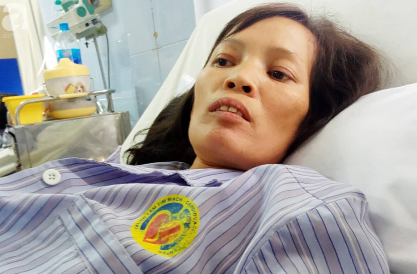 Nam Định: Chàng trai trẻ tàn tật khóc tuyệt vọng khi vợ hơn gần 10 tuổi lên cơn đau tim mà không tiền chạy chữa-6