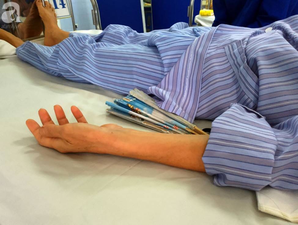 Nam Định: Chàng trai trẻ tàn tật khóc tuyệt vọng khi vợ hơn gần 10 tuổi lên cơn đau tim mà không tiền chạy chữa-7