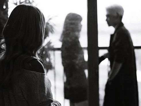 Chỉ bằng một bức ảnh và 8 chữ đắt giá, cô dâu hụt gọi được ngay kẻ phụ tình đến nhà khóc lóc-3