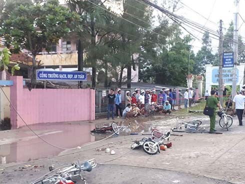 Vụ dây điện rớt khiến 6 HS thương vong: Mọi người gào thét trong bất lực