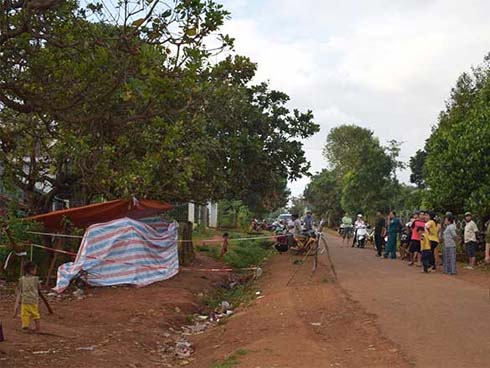 Mất mạng vì dùng bật lửa đốt râu bạn nhậu-1