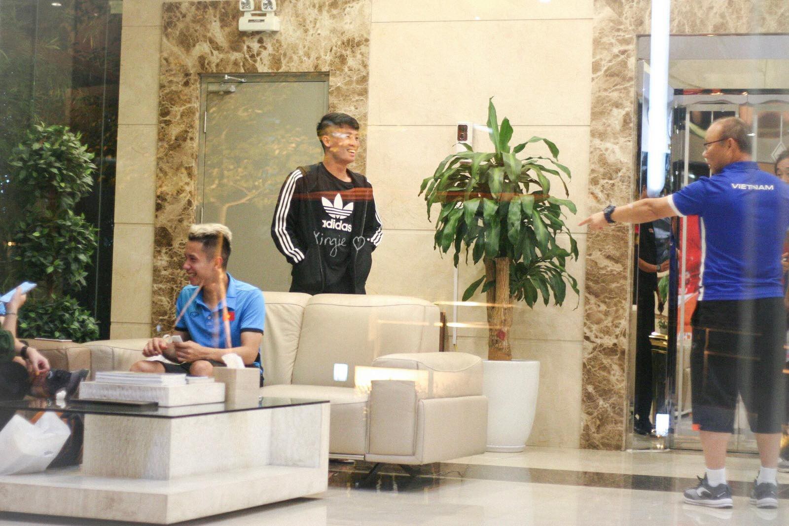 Trung vệ Đình Trọng và Bùi Tiến Dũng bị phạt vì quy định đặc biệt của ĐT Việt Nam-4