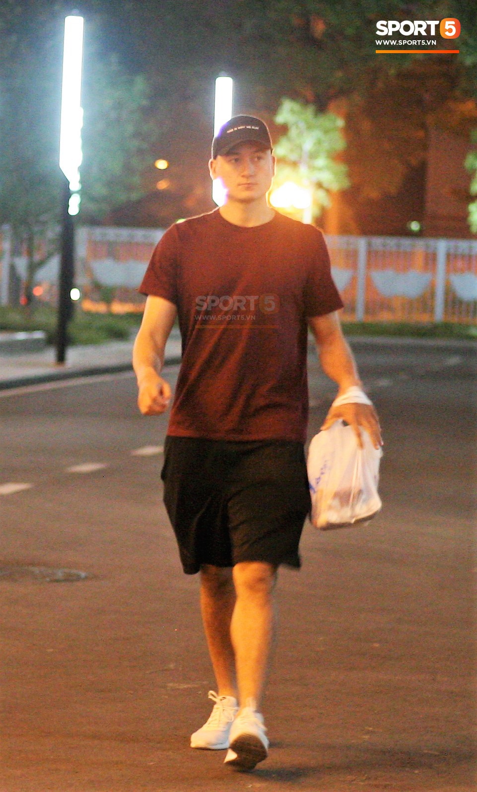 Trung vệ Đình Trọng và Bùi Tiến Dũng bị phạt vì quy định đặc biệt của ĐT Việt Nam-7