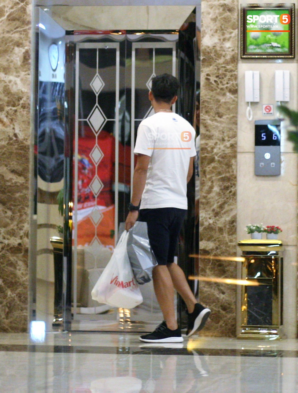 Trung vệ Đình Trọng và Bùi Tiến Dũng bị phạt vì quy định đặc biệt của ĐT Việt Nam-8