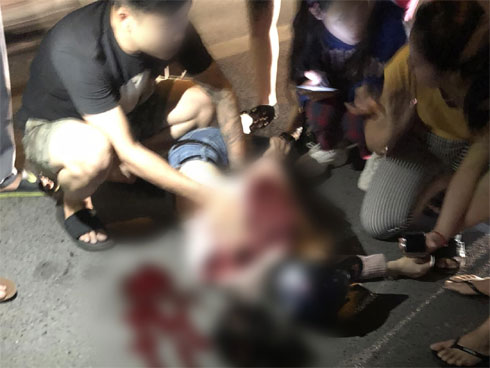 Lời kể nhân chứng vụ cô gái bị đâm gục giữa phố ở Hà Nội-3