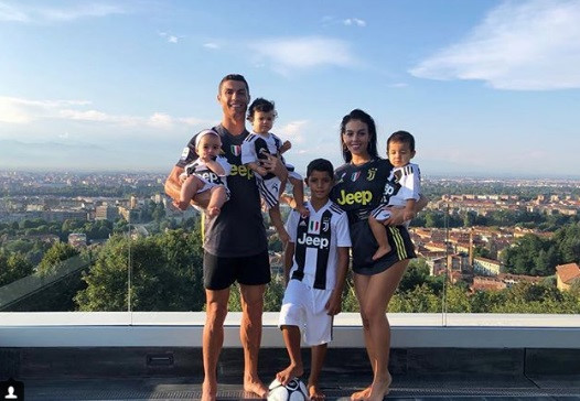 Clip con trai Ronaldo ghi bàn hút hơn 3 triệu view sau nửa giờ-1