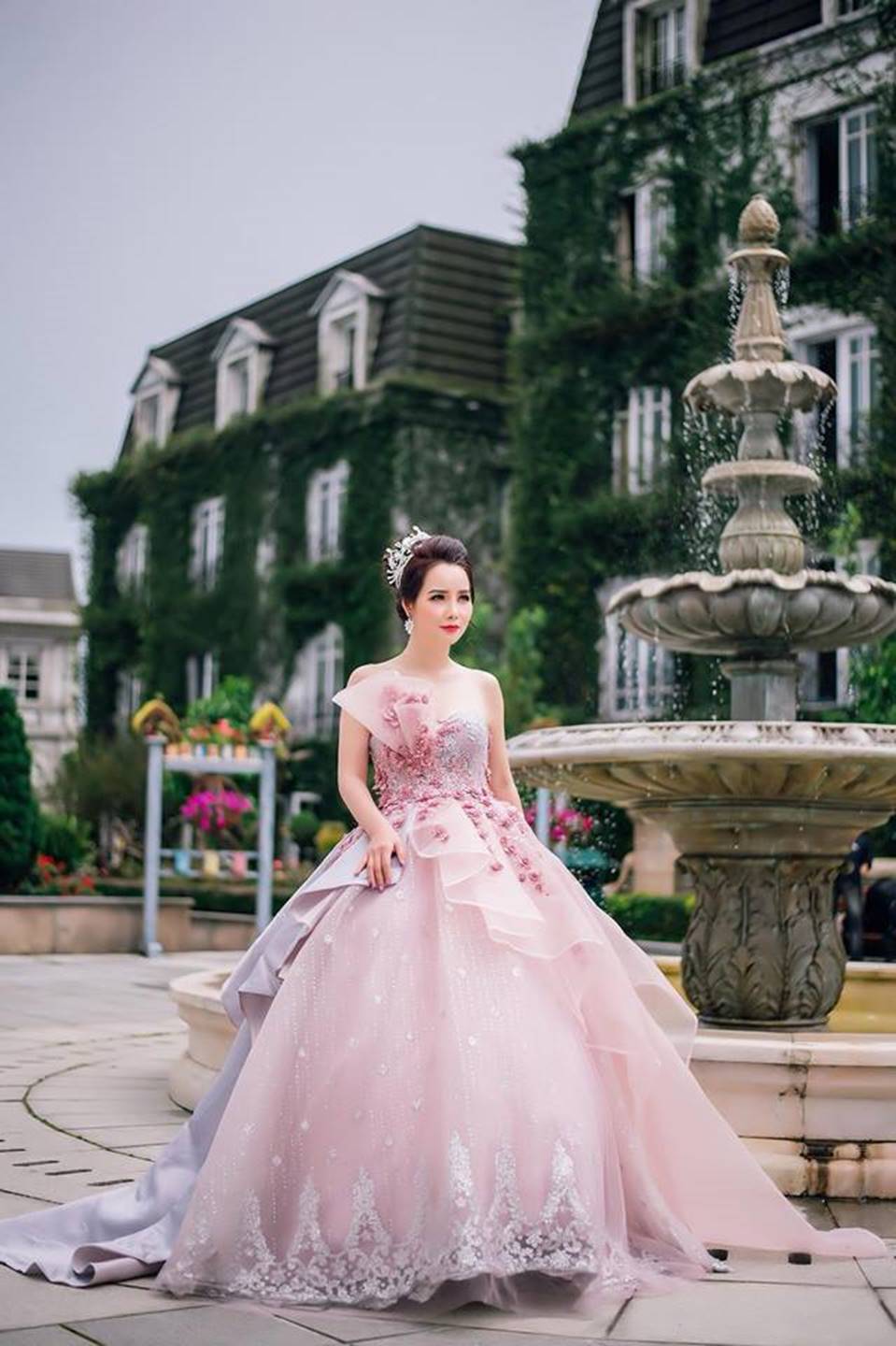 Mai Thu Huyền hóa công chúa lung linh giữa trời mây Đà Nẵng-4