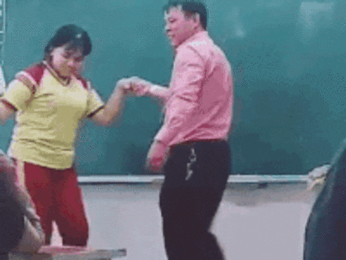 Vũ điệu trên bục giảng của thầy trò Sài Gòn khiến cộng đồng mạng thích thú