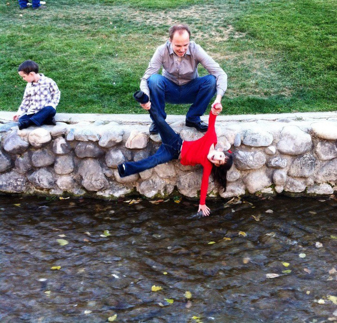 Chùm ảnh: 15 pha sáng tạo đỉnh cao của phụ huynh khắp thế giới nhằm chung sống với tụi nghịch tặc-11