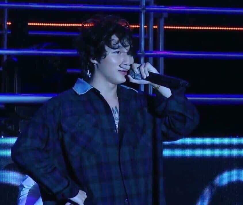 Sơn Tùng M-TP đổi sang kiểu tóc bà thím nhưng fan Sky vẫn cứ yêu thương sếps bất chấp thị phi-5