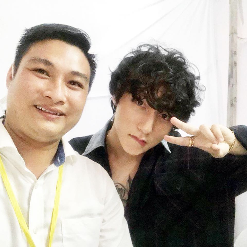 Sơn Tùng M-TP đổi sang kiểu tóc bà thím nhưng fan Sky vẫn cứ yêu thương sếps bất chấp thị phi-7