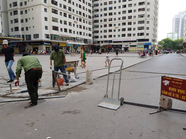 Cư dân HH Linh Đàm sôi sục sau vụ tai nạn do xuất hiện dây xích chắn ngang đường-3