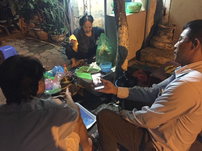 Vụ cô gái bị bạn trai cũ đâm dã man trên phố Hà Nội: Người yêu mới của nạn nhân đau buồn, mong sớm bắt được hung thủ-4