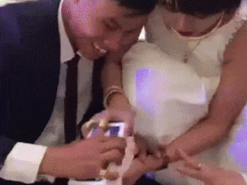 Nhờ cô bạn thân trông con giúp mấy ngày đi công tác, ai ngờ cô ấy trông” luôn cả chồng tôi-3