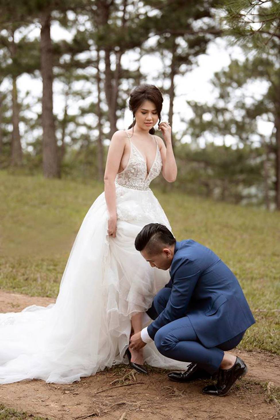 Chị gái diện váy cưới quá nóng bỏng, nữ hoàng nội y cũng phải ghen tỵ-3