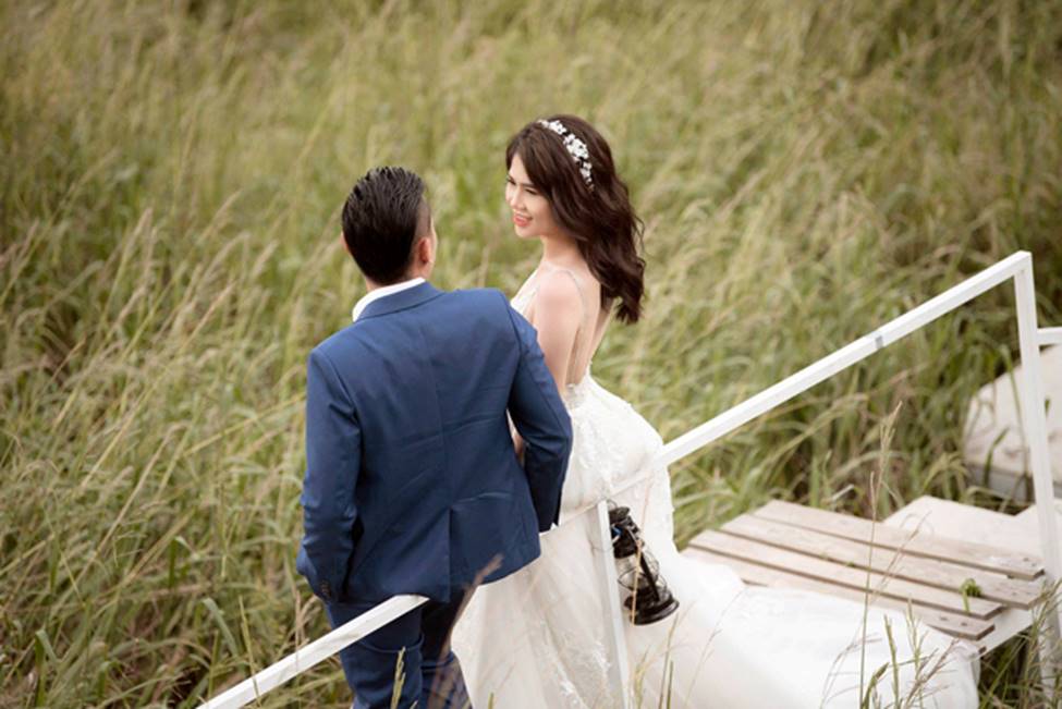 Chị gái diện váy cưới quá nóng bỏng, nữ hoàng nội y cũng phải ghen tỵ-9