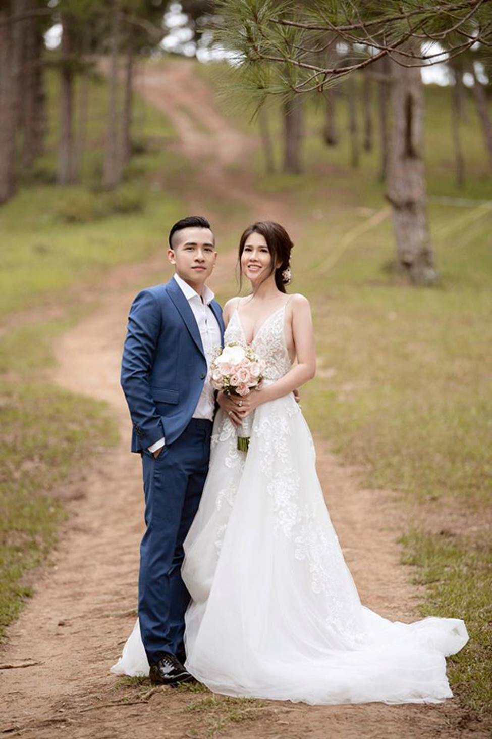 Chị gái diện váy cưới quá nóng bỏng, nữ hoàng nội y cũng phải ghen tỵ-14