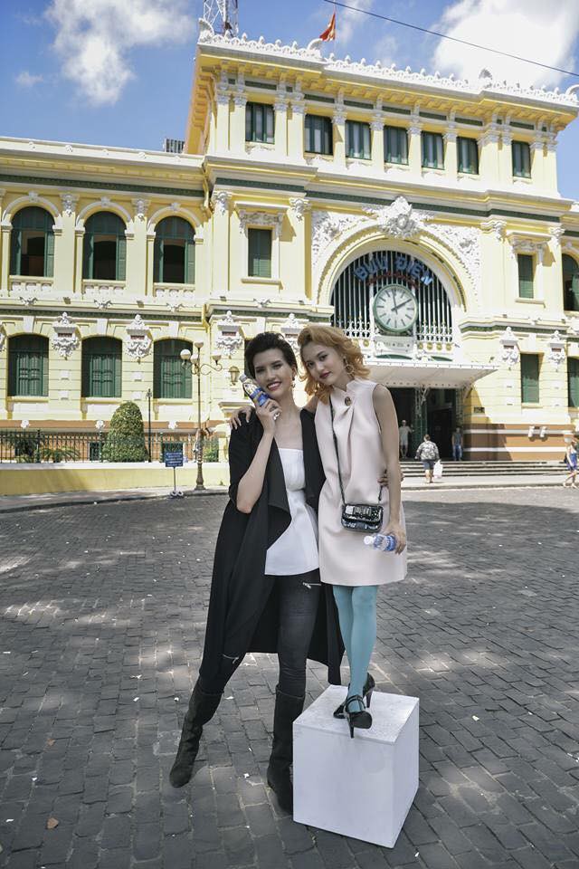 Cuộc sống của nữ người mẫu dìm hàng tất cả sao Việt khi chụp ảnh chung-9