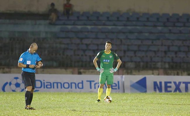 Bùi Tiến Dũng sai lầm, đừng đùa với HLV Park Hang Seo!-1