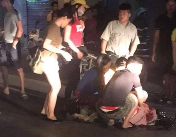 Vụ đâm bạn gái cũ 9 nhát trên phố Hà Nội: Mẹ mong con trai ra đầu thú để được khoan hồng-2