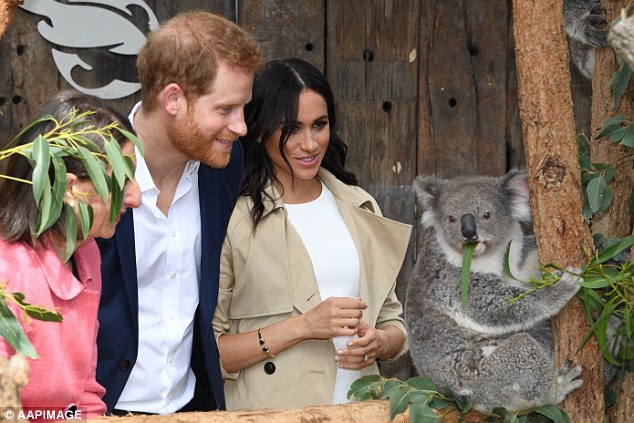 Meghan thoải mái lộ bụng bầu, diện món đồ quý giá của Công nương Diana và lần đầu lên tiếng về việc sắp làm mẹ-4