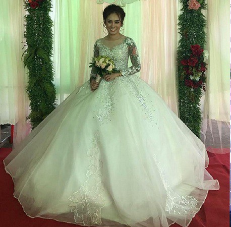 Cô dâu xăm trổ kín người nhưng ‘quyến rũ hết phần người khác’ khiến mạng xã hội xôn xao tranh cãi-1