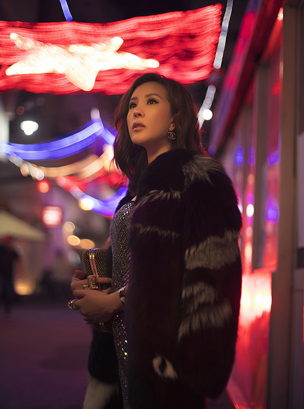 Hoa hậu Thu Hoài đậm chất đàn bà phố thị lôi cuốn và sang trọng trong bộ ảnh mới-2