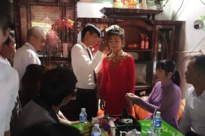 Sự thật đằng sau loạt ảnh đám cưới chú rể 14, cô dâu 12 gây sốt cộng đồng mạng-5