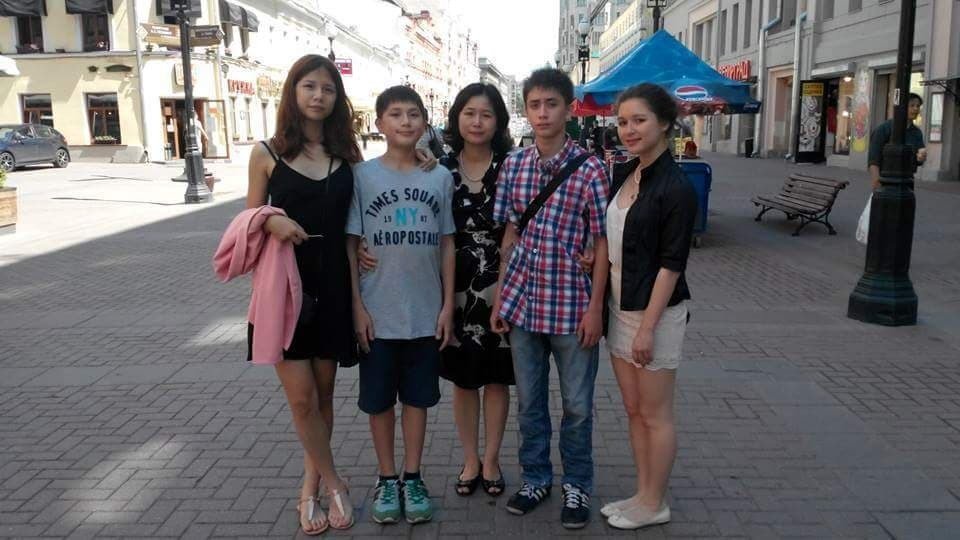 Gia thế quyền lực của MC người Nga điển trai ở VTV4-3